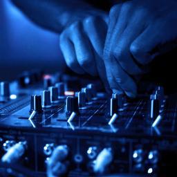 3 jóvenes Djs, formando un grupo para ponerle música a tu fiesta u evento especial. Contactenos: Dj Mario Dj Juanda & Dj Robert