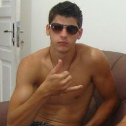 A vida foi feita pra curtir então não vem querer me dar ordens !