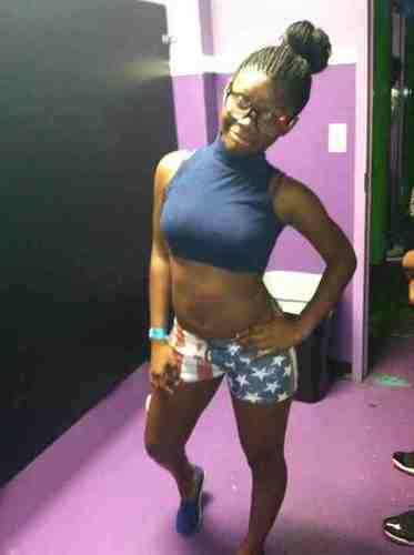 ` - Short Cute Funny & Love Smiling ? Yeah That @ShortSmiley19 Yall Follow Me & I'll Follow Back ♥♥