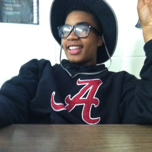 bigg siss heree(: follow mee @CallMe_lilKAM & follow my lil sis/his girlfriend @Kaaay_See_Kaaay ❤