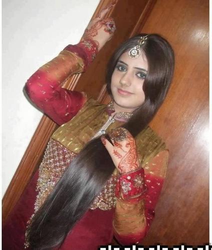i am 39 years old maried women m news reporter, belongs to fuking family, mother of one son