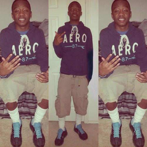 . Im That 4x3 Nigga . FMOI: KEVEY_KEVV . Follow My Other Half @ThatNigga_Naee . Turn That White Button To BLUE THO .
