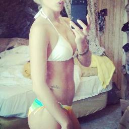 Aspiring adult film acttress from Florida just looking to follow people for information (I dont tweet)... UF alumni and former cheerleader..,