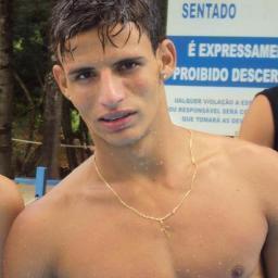 Sonhar ée uma maneira esperanssosa de viver ! Mais sonhar com a pessoa que você gostaria de ser é desperdissar apessoa que você realmente ée
