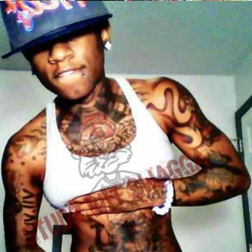 gay as fuck| love bad bitches | 22 years old | I fuck other niggas hoes | turning bitches is what I do. Now follow me, I follow back.