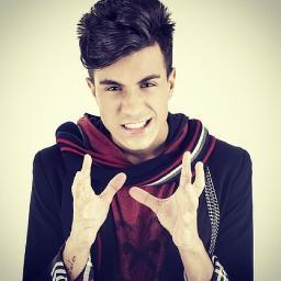 Estão tão longe... Mais estão aqui dentro ♥   ||.Since:28/12/2011 ||