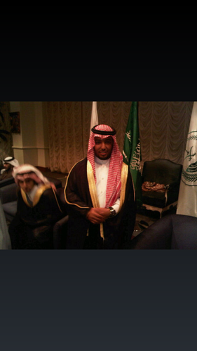 لست الا كومة غموض ،، وقلب كتوم ،، صعب جدا فضفضتي ،، هادئ جدا كذاك الريف ،، وفي اعماقي ضجة مدينه