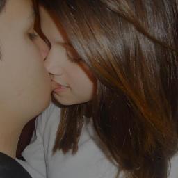 ;15anos,ciumentto,ariano,sincero,carinhooso; amigos&namorada ;14anos,ciumentta, psiriana, sincera,meeiga,carinhosa ,baraqueira, chocolate&namorado *--------*