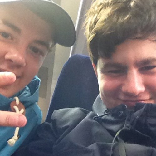 Offical twitter account of Highride United striker Bradley elvin
'' im in it for the football not the money''
Train hard and live a champion