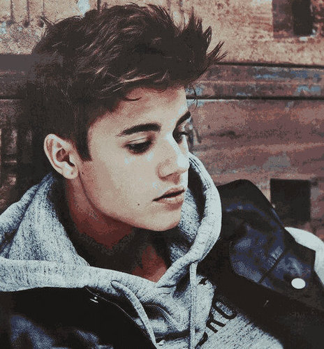 My dream..meet Justin B. My future..a fashion designer and chef My hobbie..draw ☺