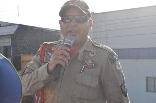 É isso mesmo o que você está vendo, sou Comunicador e Bombeiro Militar.