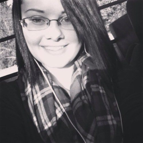 AshleyMiller221's profile picture. 