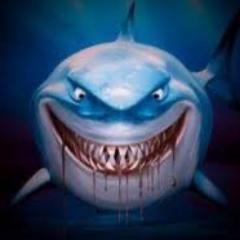 Peligro, tiburón humorista anda suelto, corres riesgo si no le sigues. Avisado quedas.