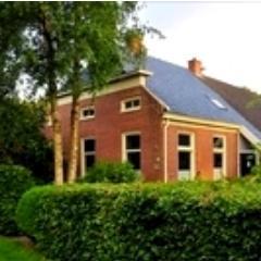 Bed & Breakfast en groepsaccommodatie aan de Hunze, in Spijkerboor (Drenthe). Hunzepleisterplaats: buiten gewoon ontspannen! Eigenaar: @EllyKastermans
