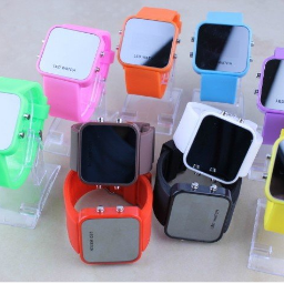 WatchForU's profile picture. Met de horloges van Watch4U ben je klaar voor dit voorjaar! Wij willen dat je, je prettig voelt en daarom bieden wij de beste service. Kijk op marktplaats.nl