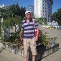 Я - оптимист. Не вижу особой пользы быть кем-то ещё.
работаю ,изучаю интернет,инвестиции в бизнесе