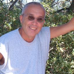 Hello to my American people my name is Tom Hakim 32 and  was East Coast guy and moved to the West  Coast and moved to Palm Springs  CA. and I love it out here.