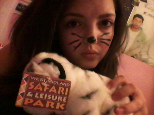 Basically,I'veGotDarkHairAndDarkEyes3 Im English and love RizzleKicks,Fun.&Example.Let the Haters Hate. TheBigBangTheory thou:3 Pop Up When Ever I Dont Bite3