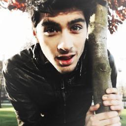 Crazyinlovethre's profile picture. Não gosto de futebol , amo 1D , Demi ,BTR e Selena :)