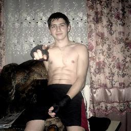 турист , охотник и рыболов , спортсмен , студент , люблю природу, занимаюсь стрельбой, взаимный фолловинг.
