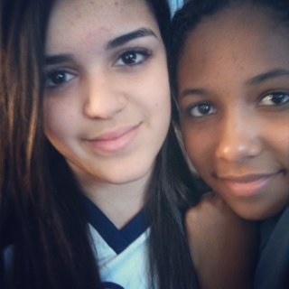 Oi gente,nós somos @_camilavalias e @_babih_costa!! Quer conhecer melhor a gente então siga!!