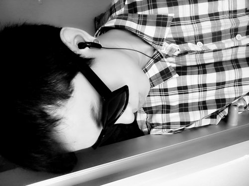I'm assistant sound engineer @ Vintage studio. I like Music & Art Line : Nutmymusic