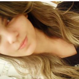 LariihBenatti's profile picture. 