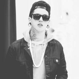 FC dedicado ao @ilovetmills. Ah T.Mills esquece aquela porra de garota branca e vem pro Brasil. Young Favorite and Belieber