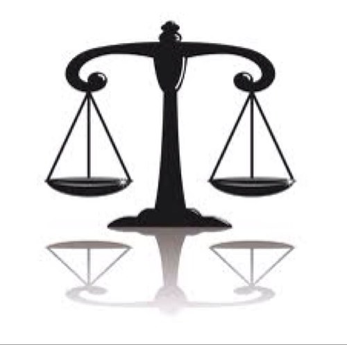 خريجة كلية الحقوق _ جامعة الكويت       مقيده في نقابة المحامين الكويتية ،، محامي ( أ )