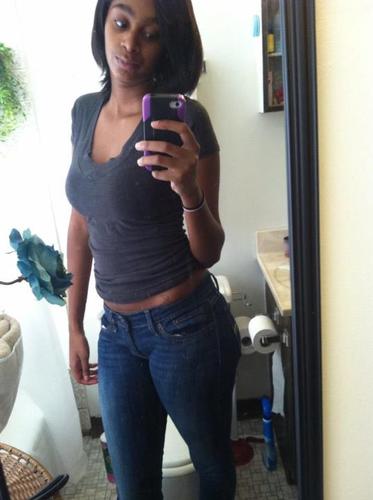 i have a crown b/c im a queen go follow my rodie @ilovepink_hoe n my bff @cirocme_please