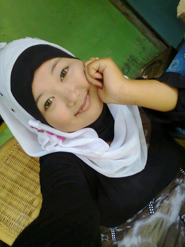 PENGEN JADI CEWEK SETIA SELAMA NHA...!!