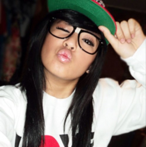 Smart, Fun, Energetic, Live, Laugh, Love :) Lives in America, From the Philippines :) Follow me, and Ill follow u!!!! :)  Cousins with @LuverGG