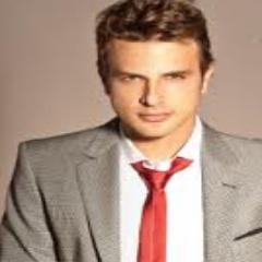 Olá ' Apresantador na #Rede Record de São Paulo - 
Mim acho elegante e sincerro :) Sigam aê .