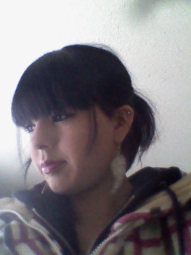 im jade i live in a tiny town and i love music