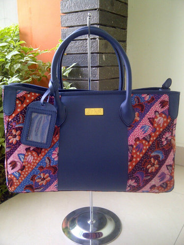 JualTasBatik's profile picture. Jual Tas Batik kombinasi Kulit, Pin BB: 7CB578B6 SMS 081371681196, http://t.co/aQca5lwWdX Simply&Elegant, Handmade w/ Finest High Quality Leather, Exp. Quality