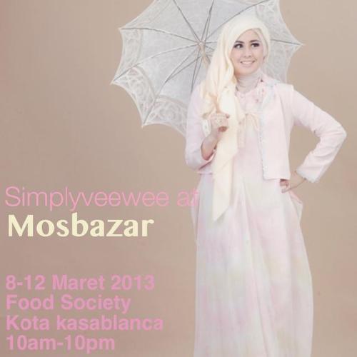We are dentists who have passion of hijab fashion..Our designs are simple,comfort, and we have  beautiful colours for u girlz!!♥ ♥ @vita_vituy @wita_motsy