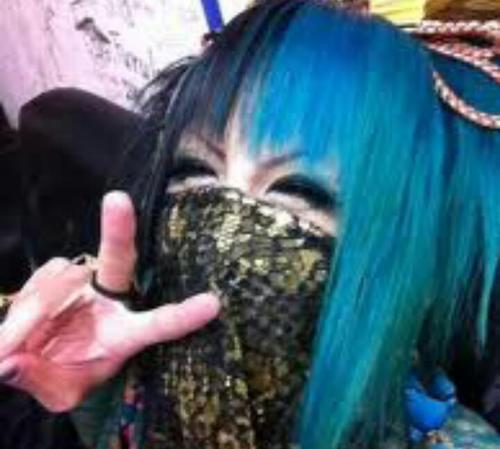 白石だよ!!元明光．茨城東．高校一年．YP ！ヴェルズ/剣闘/海皇水精鱗/己龍！パズドラID 169255305、ライン100680絶対フォローします ★