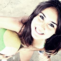 Chata, boba, feia e ciumenta. Quer saber mais? #Follow-me