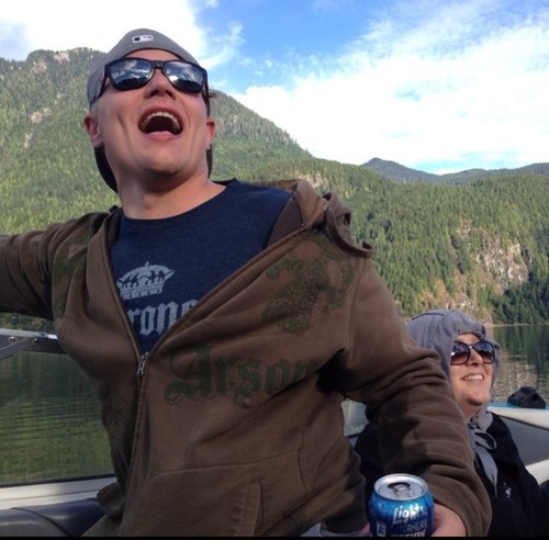 TeedShaak's profile picture. Boating Enthusiast , Hockey Nut, Team Player.