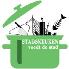 Stadskeuken Rotterdam is 'n ontmoetingsplek waar een mix aan mensen samenwerkt aan het voeden van de stad.