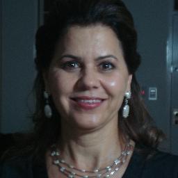 Docente Titular UFU. Proprietária Clínica OMNIS
Mestre e Doutor/ FOUSP/SP.Especialização: Harmonização Orofacial/Odontogeriatria/Acupuntura/Homeopatia/