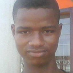 Diallo Mamadou ets un jeune guinéen de 17ans vivant en cote d'ivoire il es connu sous le nom de Loulisco Dollars il aime son pays la guinée