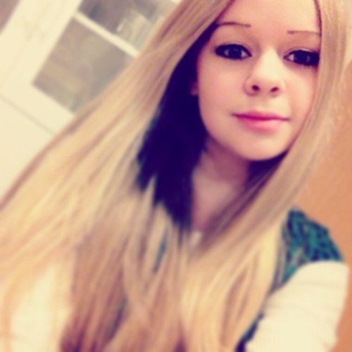 13 y/o, sweden 
Follow me please! 

Y⭕L⭕ ✌