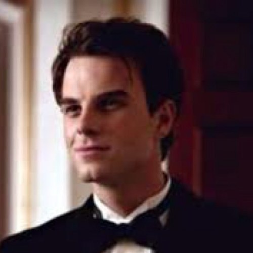 ArrogantsMirror's profile picture. You come up to me and say, Mirror, mirror on the wall who is the fairest of them all? And my answer will be @ArrogantVanity .