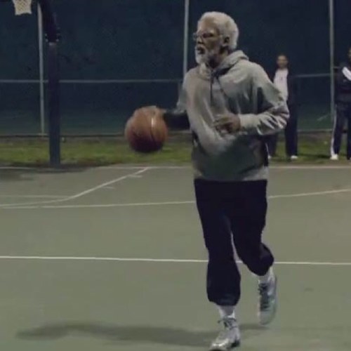 Uncle Drew. I Get #Buckets. #RIPKobe This is a fan account that is not in any way associated to Kyrie Irving or Pepsi.