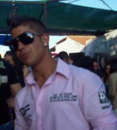 Amante de la fiesta!! y enemigo de la resacaa jajajaja tquiero rocioo!!