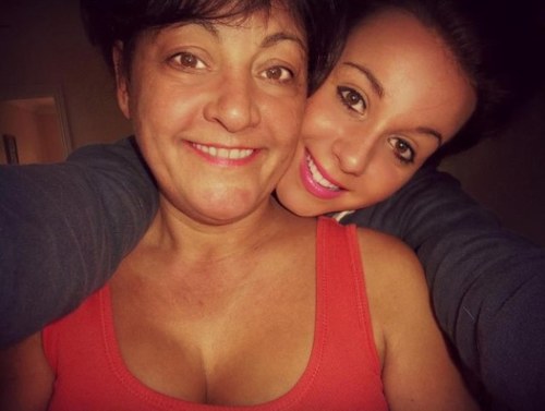 AnnaParisella's profile picture. 