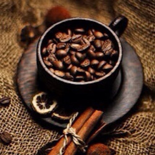 Be positive اُعلم واتعلم ،، احب الصدق والابتسامه والحريه واعشق السفر، ، ادمان قهوة ،،، واكره الكذب والنفاق والمظاهر ،، اعيش ببساطه واستمتع بيومي