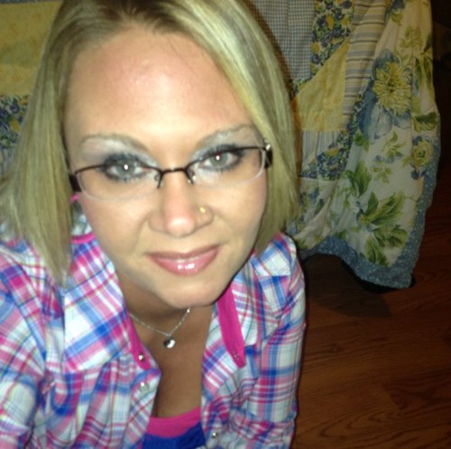 Mom of 2 girls, proud gf of a hard union worker. Special Ed asst, I sell PLEXUS! Life can be a struggle but if you're with the ones you love it's worth it!