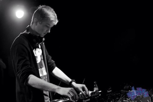 Footbal, Music, Friends, Dj. / http://t.co/VhauNikG5I / Voor boekingen, DM of tacoboltje@gmail.com